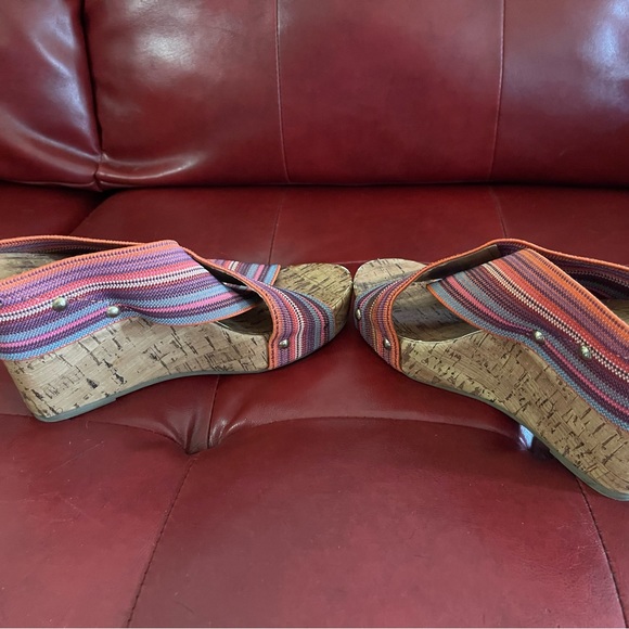 Very attractive wedges by Montego Bay - Picture 5 of 7